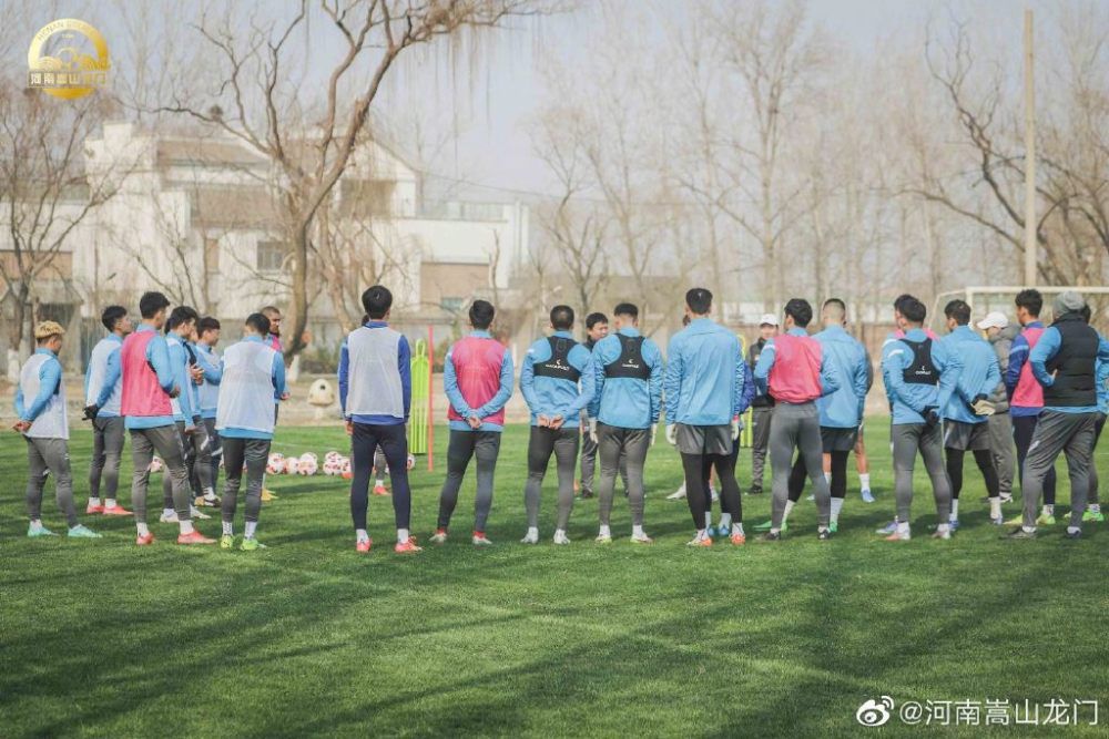 蒂姆·古德曼为寻觅着落不明的父亲来到莱姆市，不测与父亲的前宝可梦同伴年夜侦察皮卡丘相遇，并惊奇地发现本身是独一能听懂皮卡丘措辞的人类，他们决议组队踏上揭开本相的刺激冒险之路探案进程中他们相逢了林林总总的宝可梦，并不测发现了一个足以扑灭全部宝可梦宇宙的惊天诡计。